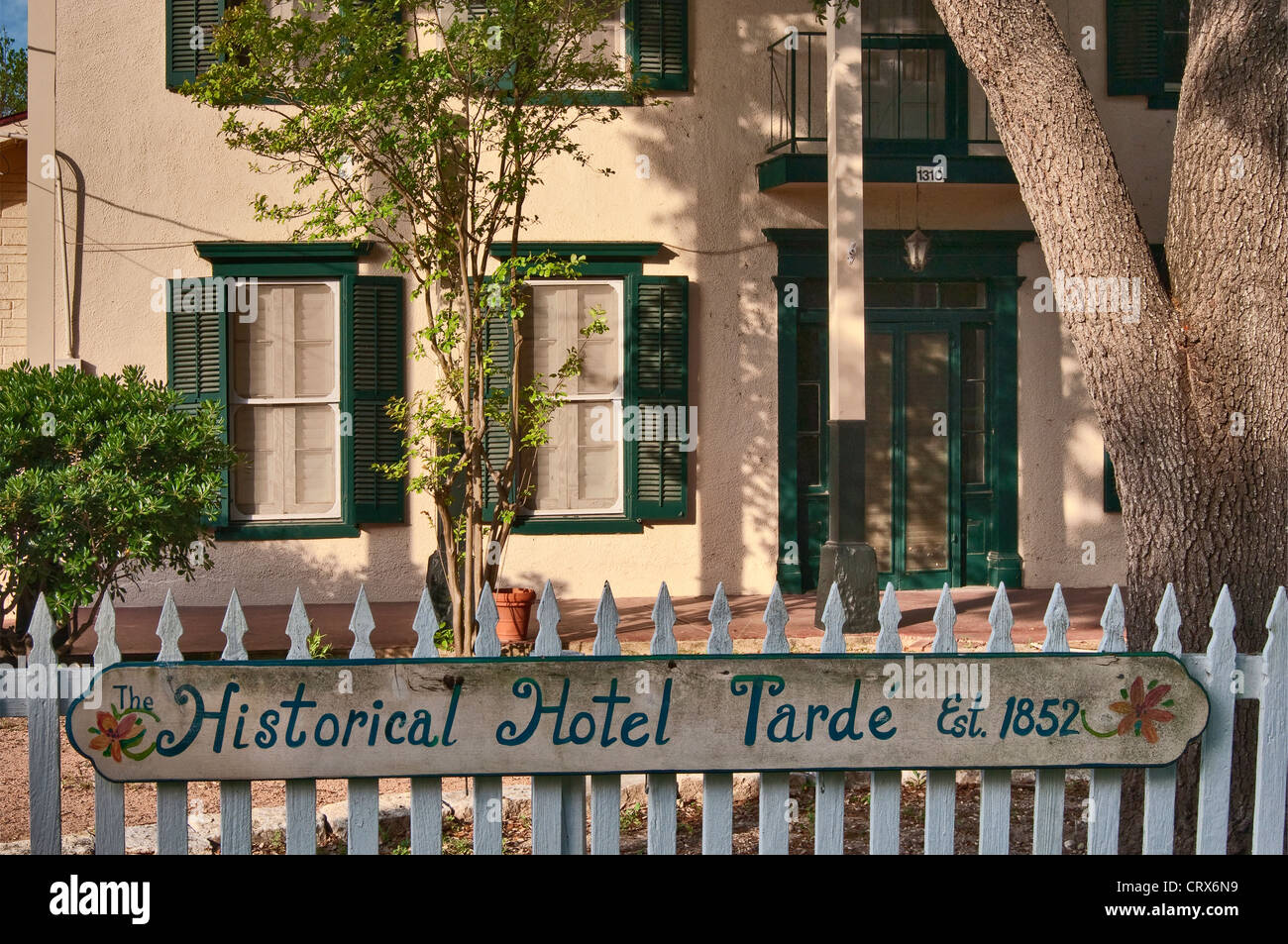 Hotel La Roque-Gageac, construit 1852, promenade historique à Castroville, Texas, États-Unis Banque D'Images