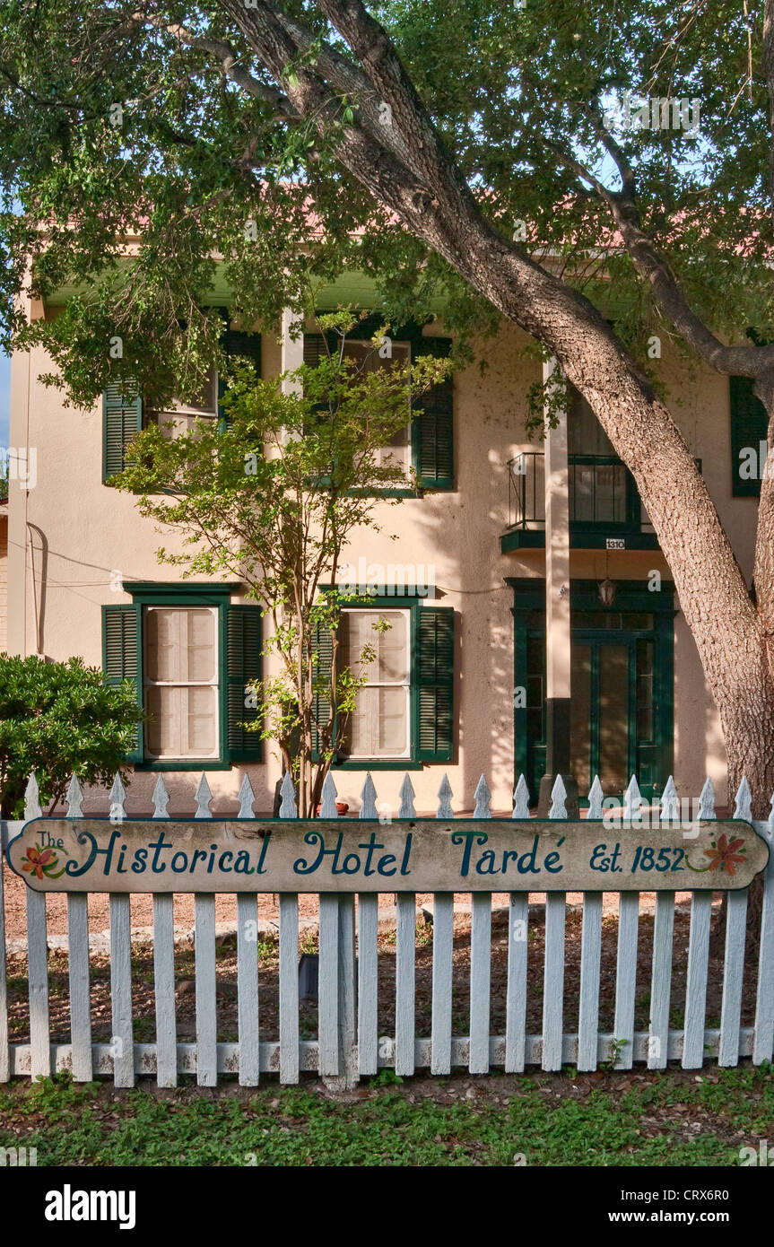 Hotel La Roque-Gageac, construit 1852, promenade historique à Castroville, Texas, États-Unis Banque D'Images