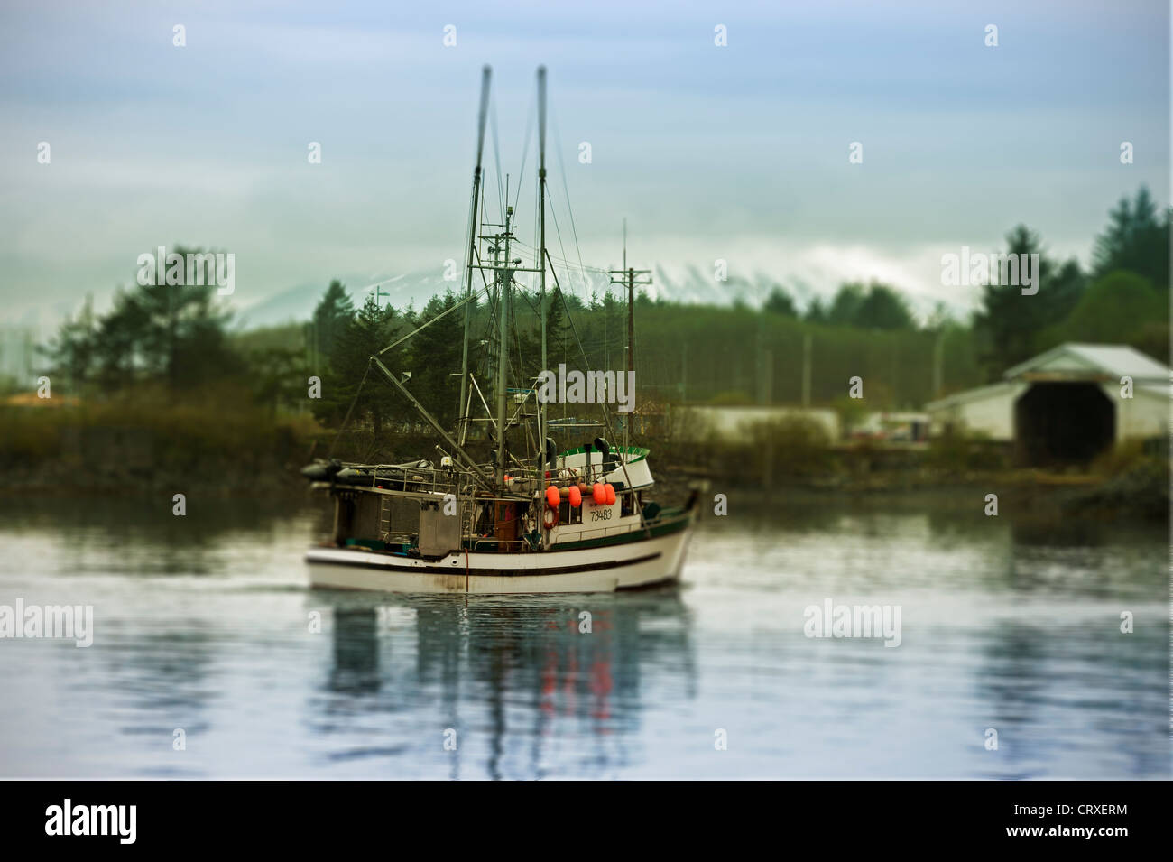 Retour au bateau de pêche commerciale du Port de Sitka, Alaska, USA Banque D'Images