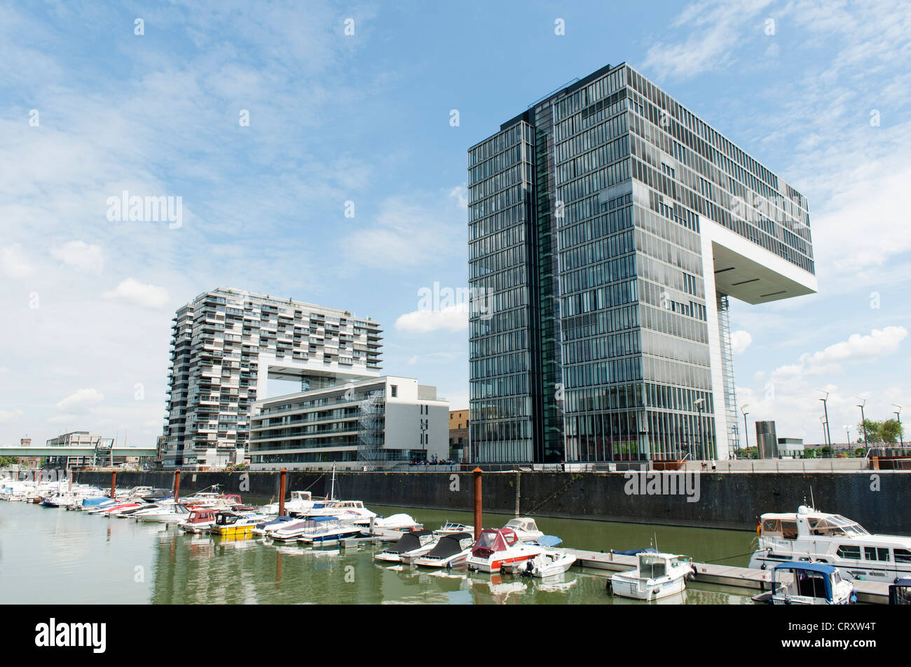 Que vous recherchiez un résidentiel et commercial moderne dans le développement de la propriété Rheinauhafen Cologne Allemagne Banque D'Images