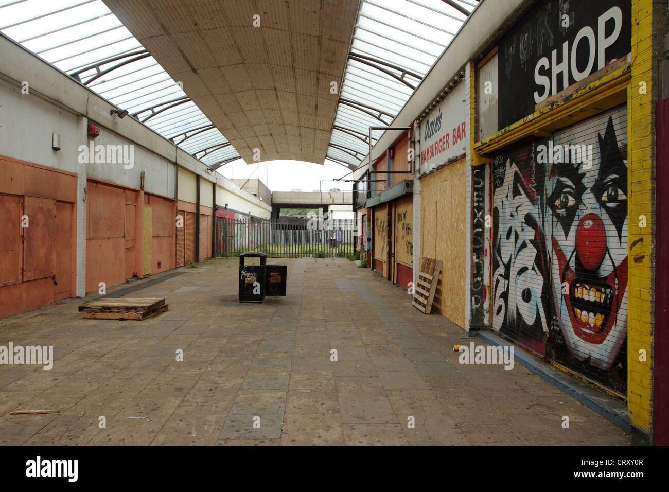 Fermé boutiques dans l'arcade, Margate Kent. UK Banque D'Images