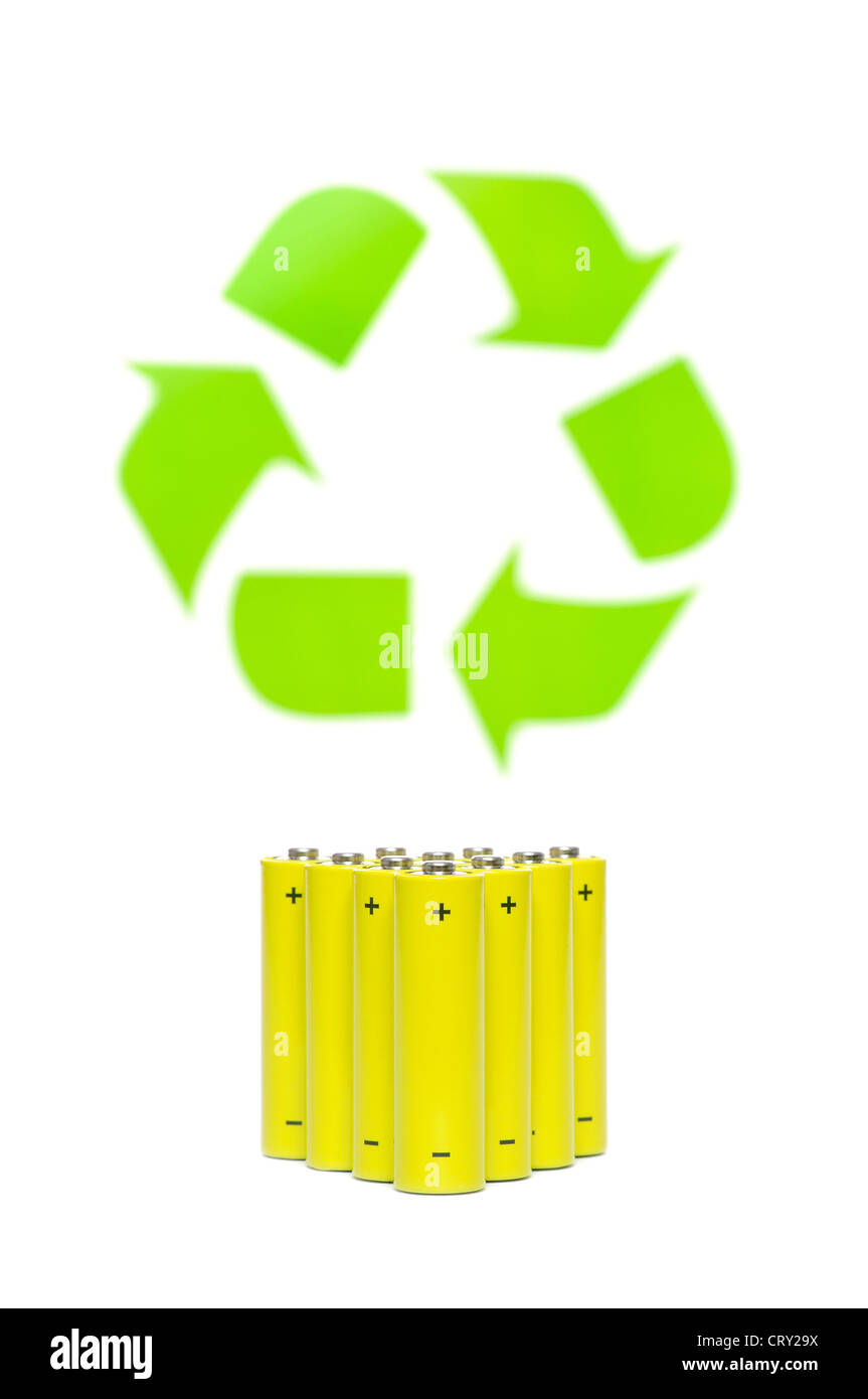 Les batteries avec symbole recyclage Jaune sur blanc Banque D'Images