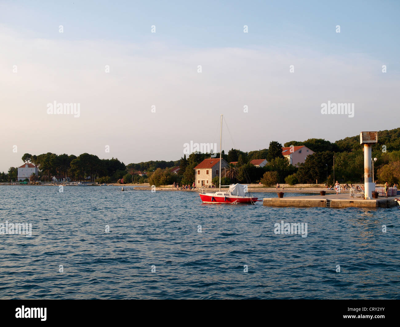 Vue de la mer Adriatique à proximité d'une ville côtière Banque D'Images