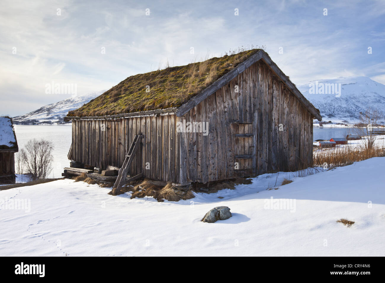 Straumengard Museum de log cabin au Straumsfjord sur l'île de Kvaloya près de Tromso en Norvège du nord du Cercle Arctique Banque D'Images