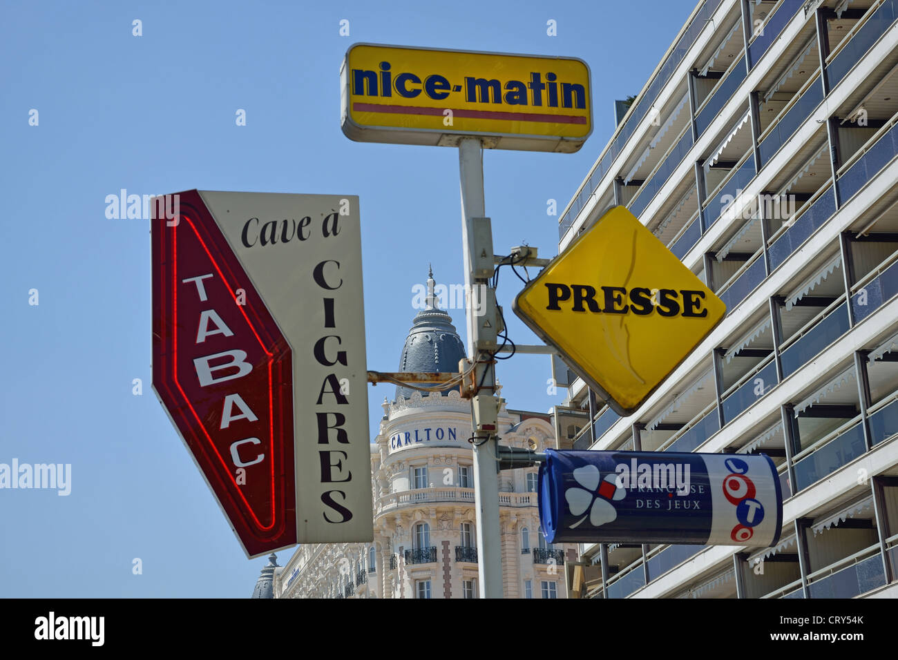 Tabac Presse Banque D Image Et Photos Alamy