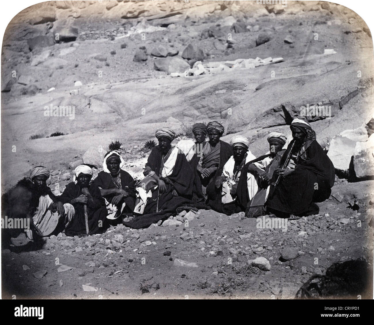 Groupe de Bedawin au Couvent de St Katherine, 1868, par Sgt. James McDonald Banque D'Images