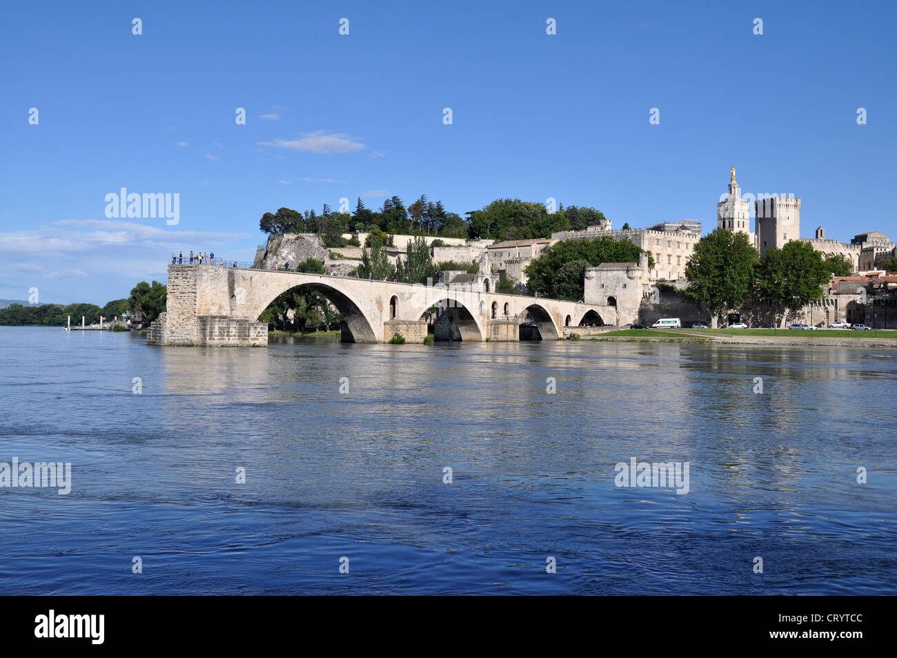 Pont Saint-Bénezet ou pont d'Avignon et palais des Papes, Avignon, Provence, France Banque D'Images