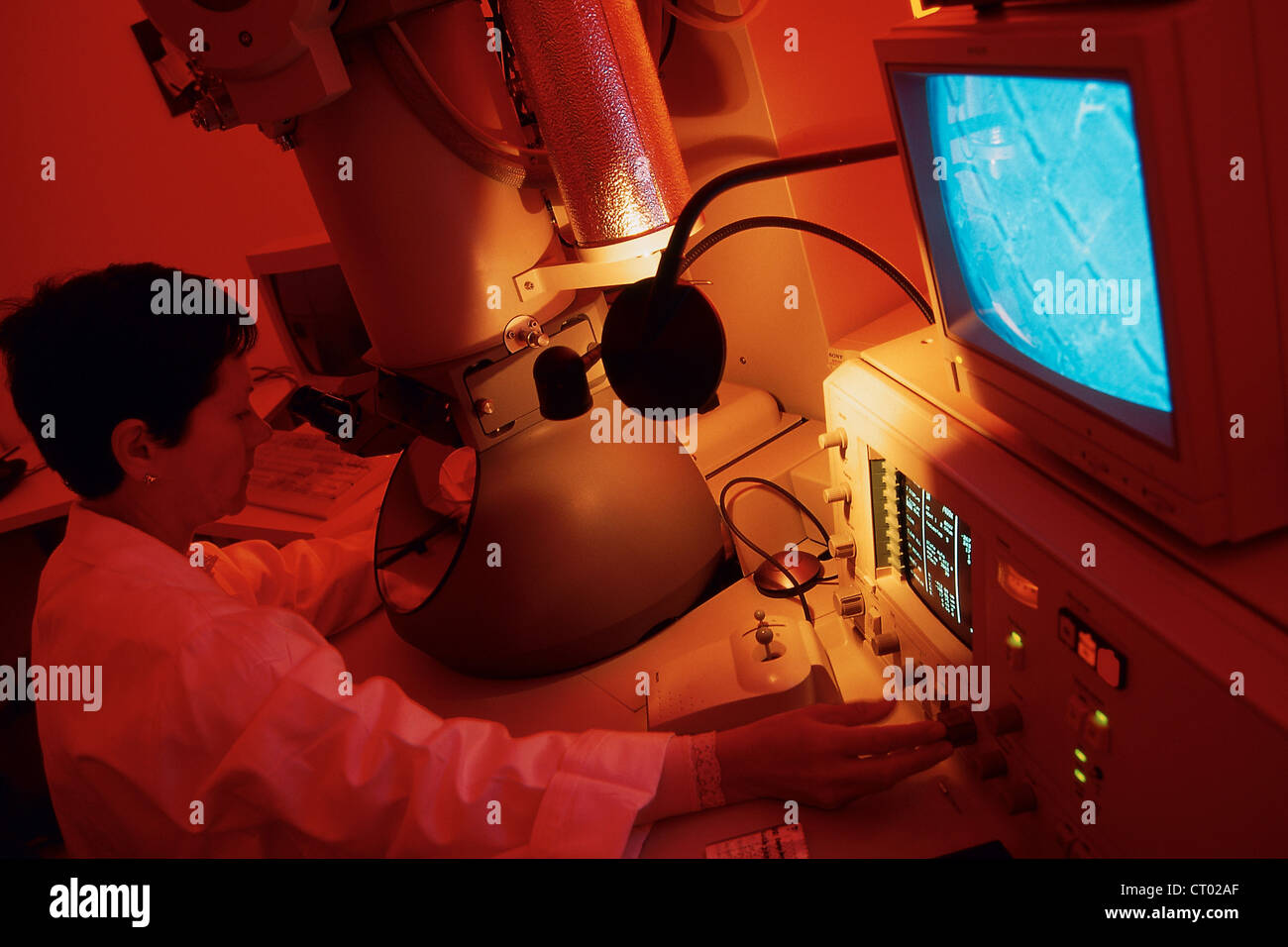 MICROSCOPE ÉLECTRONIQUE À TRANSMISSION Banque D'Images