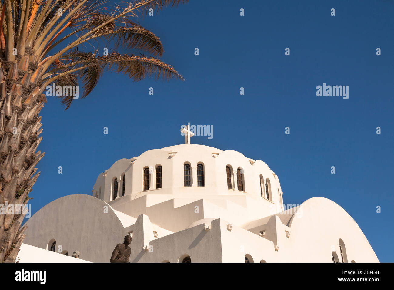 Cathédrale orthodoxe, également connu sous le nom de Metropolis, Fira, la capitale de Santorin, Grèce Banque D'Images