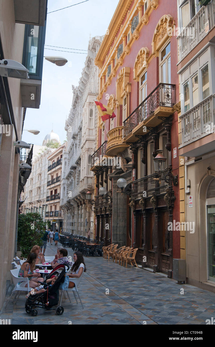 Rue étroite à Carthagène, dans la région de Murcia, Espagne, Europe Banque D'Images
