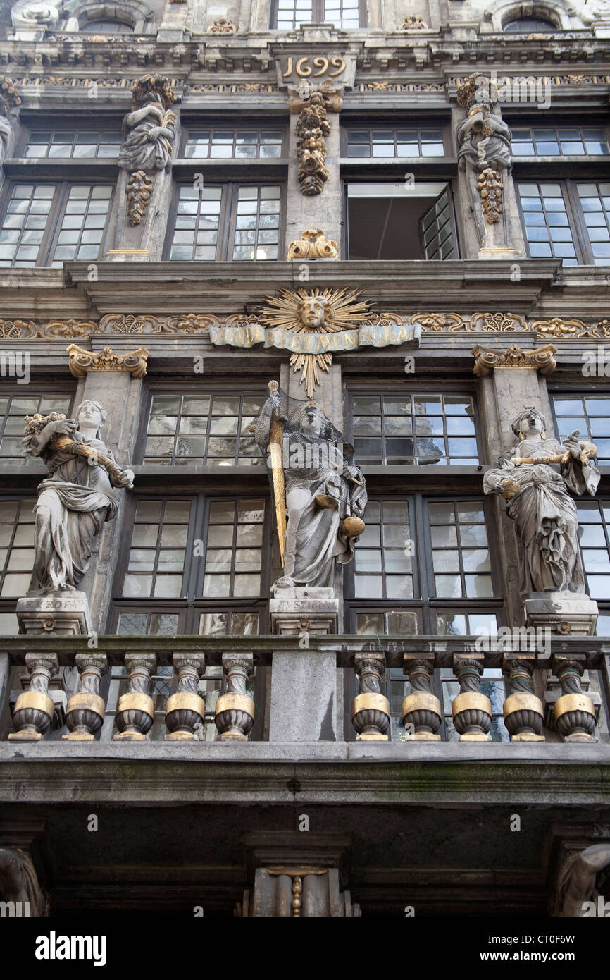 La Louve No 5 La Grand Place Ou Grote Markt Bruxelles Belgique Photo Stock Alamy