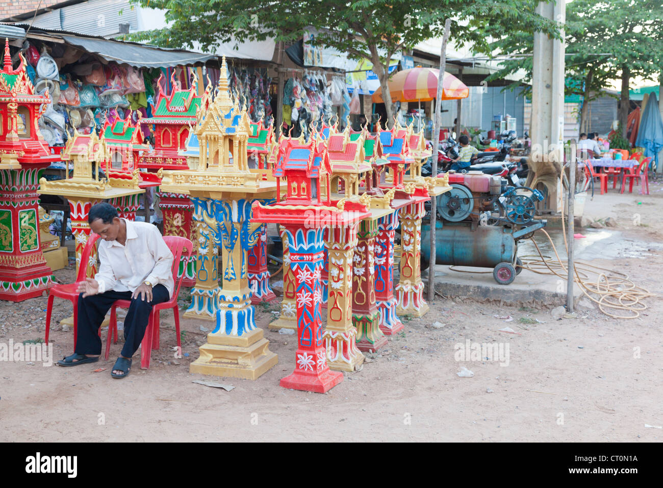 Marché de rue dans un village cambodgien Banque D'Images