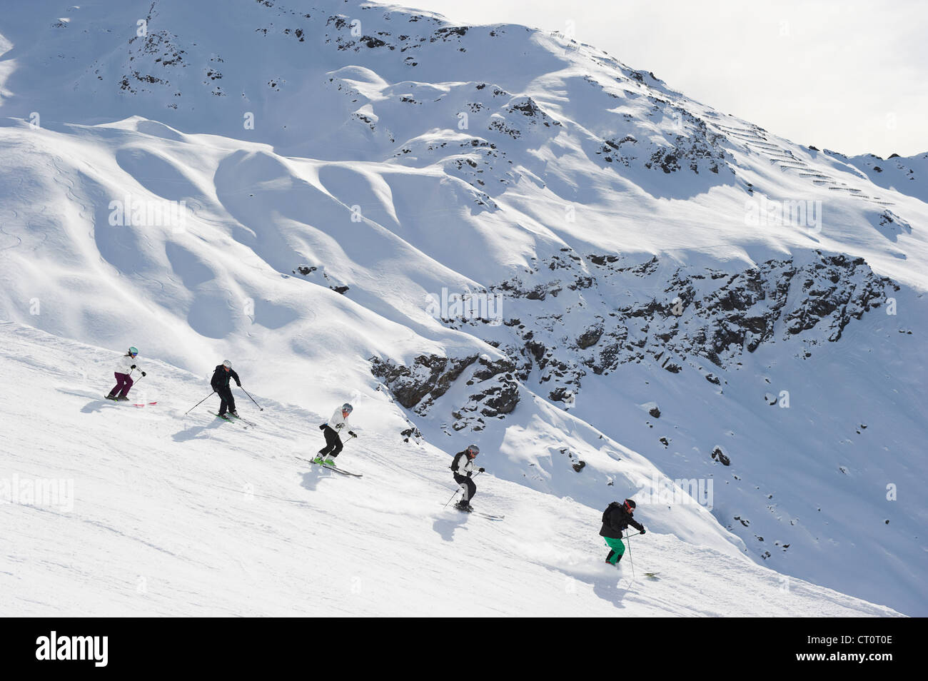 Ensemble de la pente de ski skieurs Banque D'Images