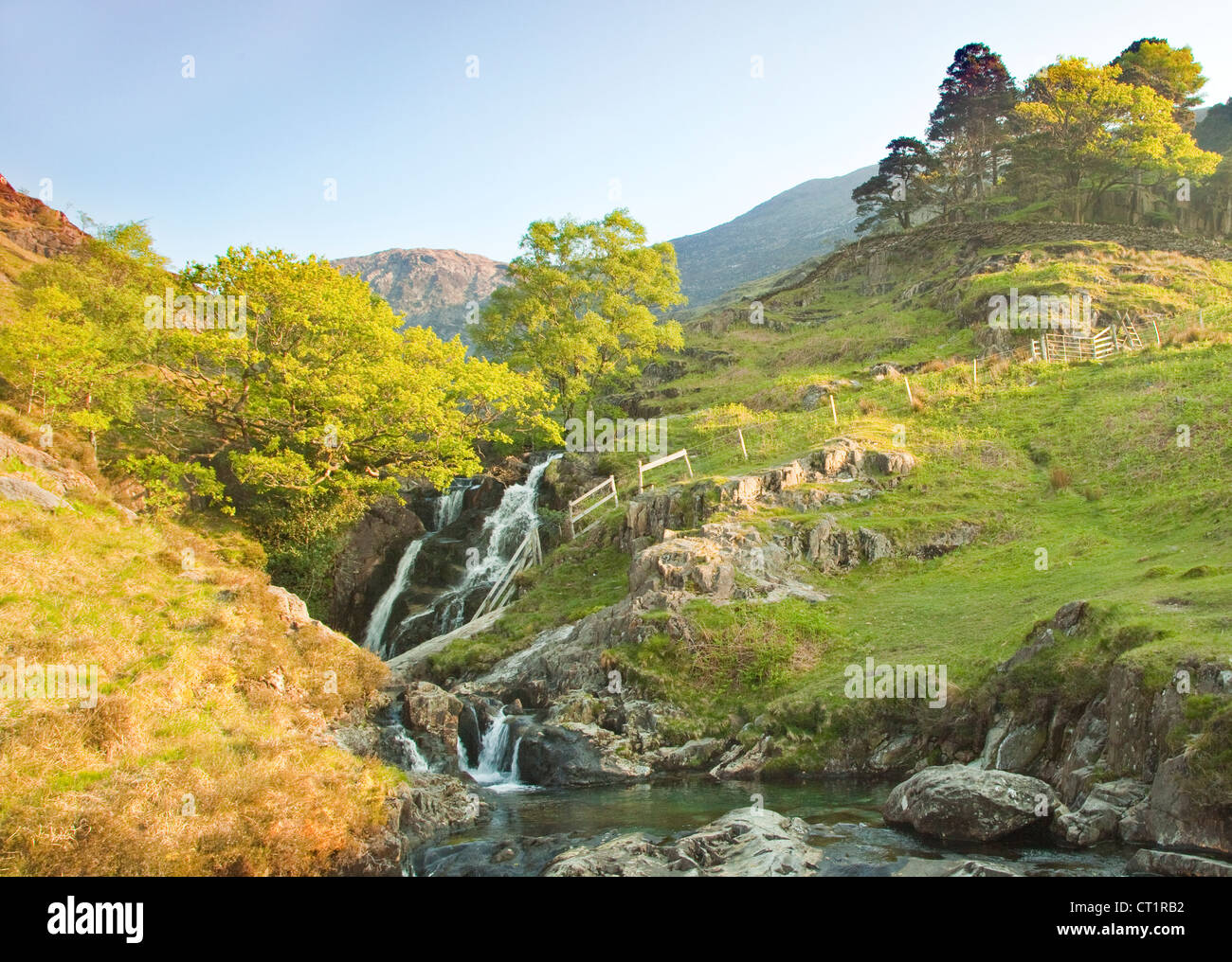 Chutes d'eau, le réseau y Llançà, Watkin, chemin du Parc National de Snowdonia Gwynedd au nord du Pays de Galles au Royaume-Uni, la fin du printemps Banque D'Images