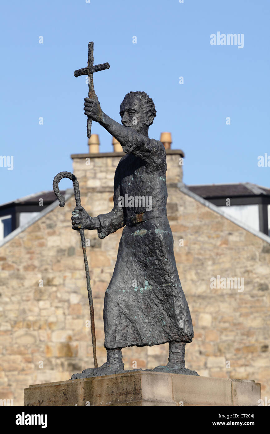 Saint Mirin, sculpture en bronze de Norman Galbraith du patron Saint de Paisley, Incle Street, Paisley, Renfrewshire, Écosse, ROYAUME-UNI Banque D'Images
