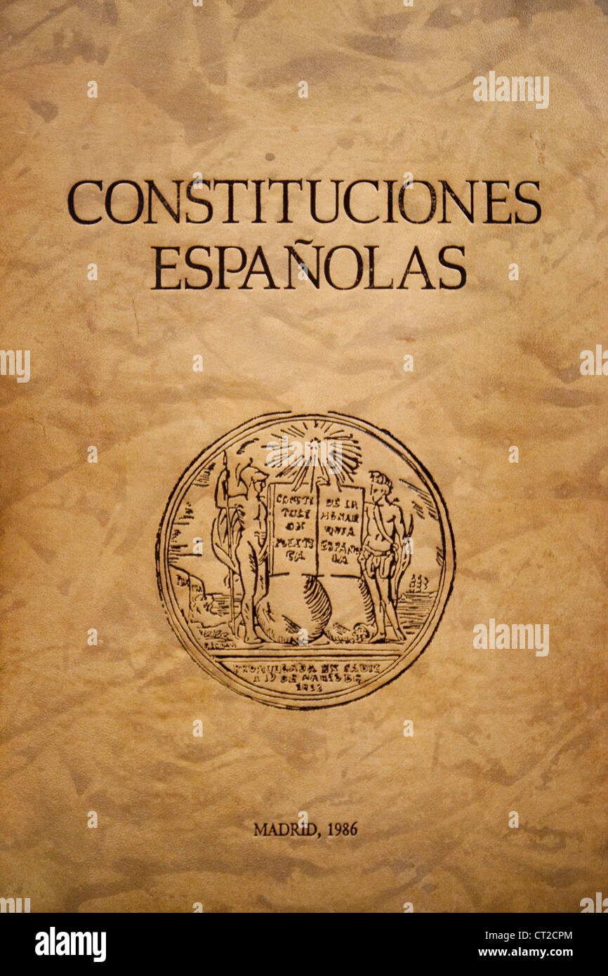 Couvrir De La Constitution Espagnole Livre Photo Stock Alamy