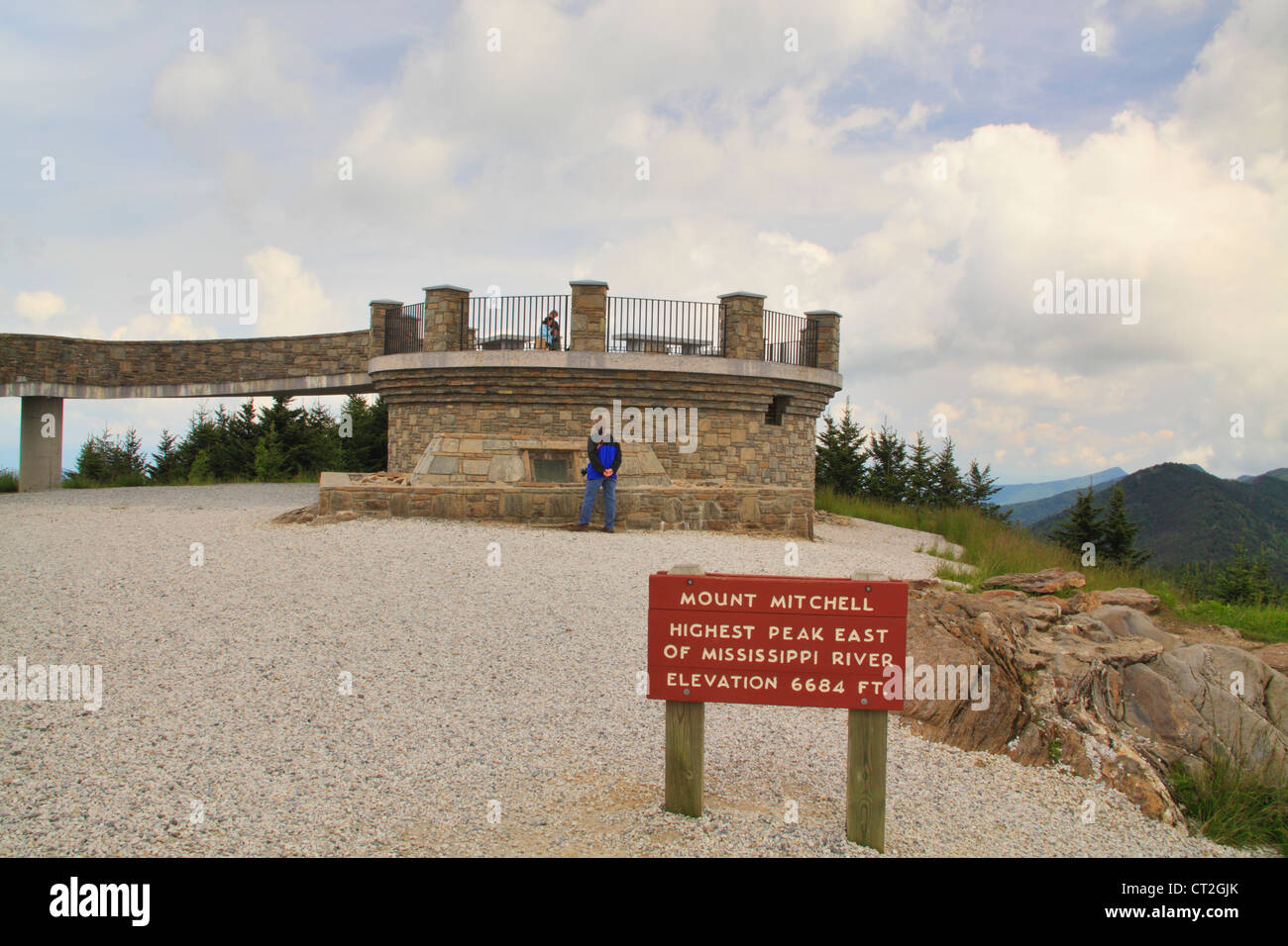 Tour et Mitchell tombe, Mt. Mitchell State Park, Blue Ridge Parkway, Black Mountain, North Carolina, USA Banque D'Images