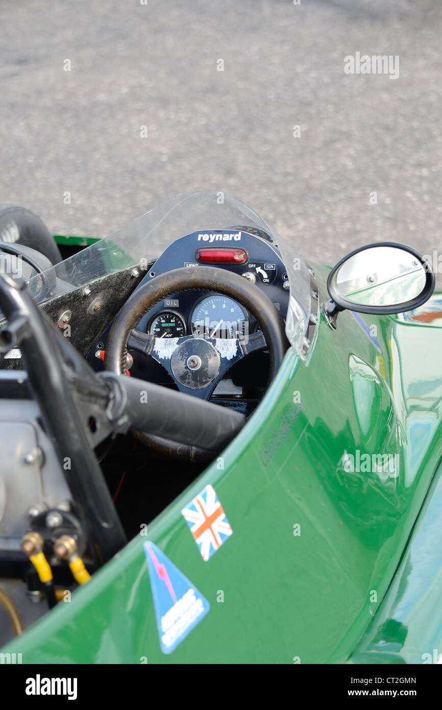 Cockpit de voiture de course classique vert Banque D'Images