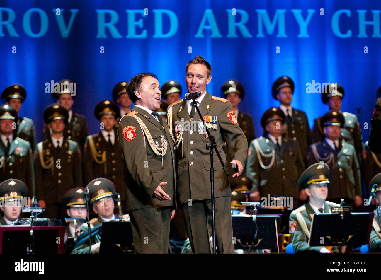 Ensemble Alexandrov, le choeur de l'armée rouge russe effectue concert à Budapest, Hongrie, 05 juin 2012 Banque D'Images