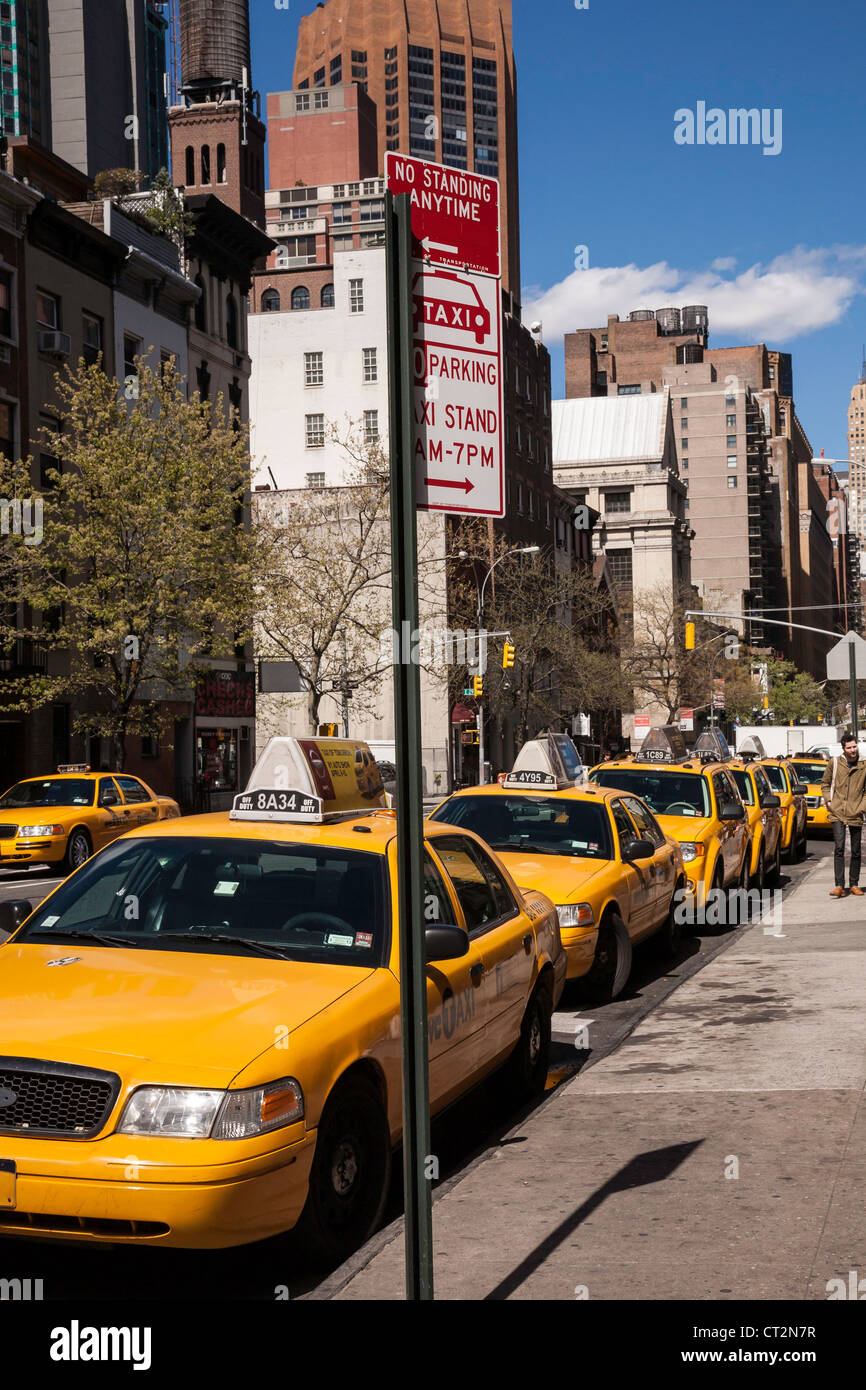 Les taxis sur Lexington Avenue, Murray Hill, NEW YORK Banque D'Images