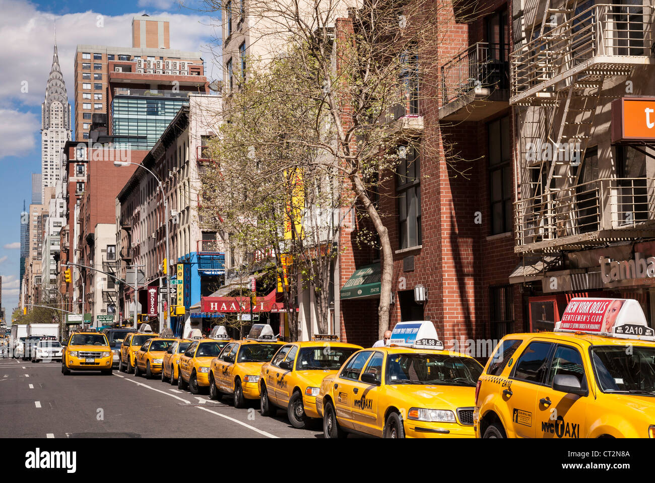 Les taxis sur Lexington Avenue ,Shop fronts, les entreprises indiennes, Murray Hill, NEW YORK Banque D'Images