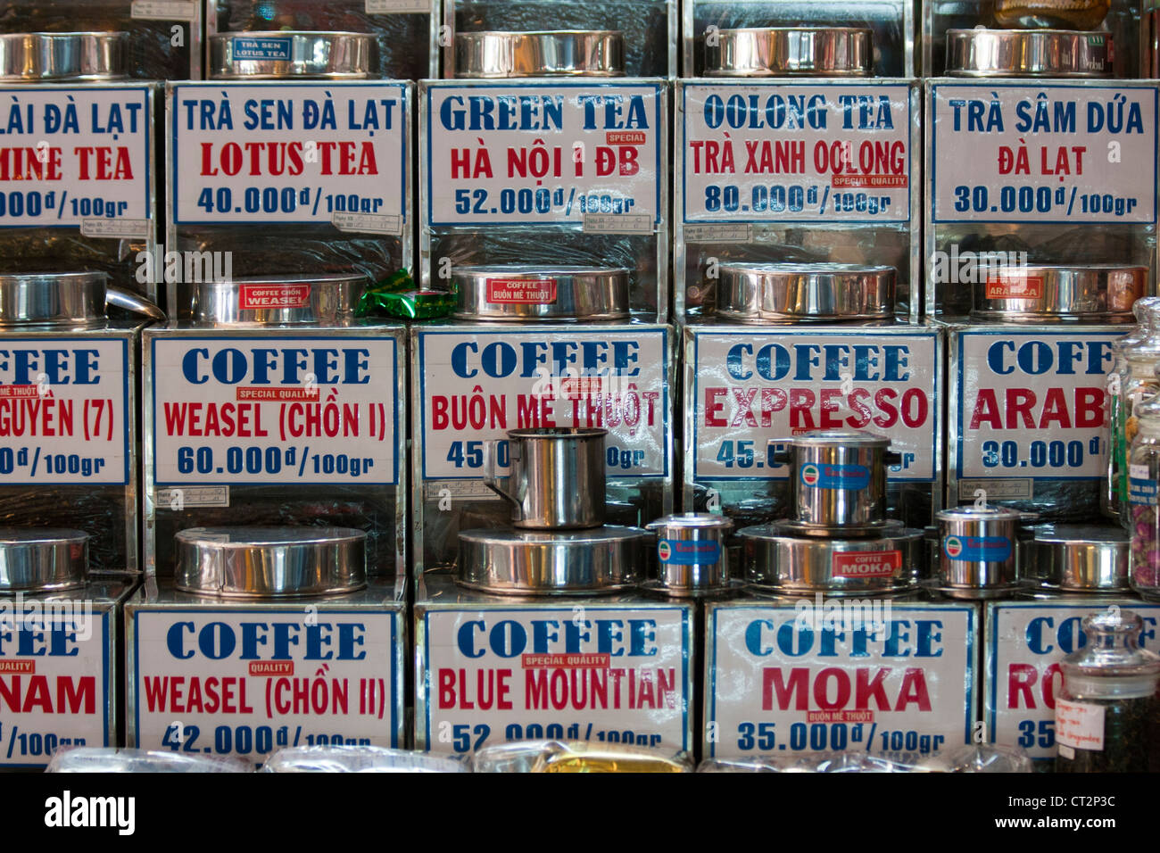 Boîtes de café et de thé, le marché Ben Thanh, Ho Chi Minh Ville, Saigon, Vietnam Banque D'Images