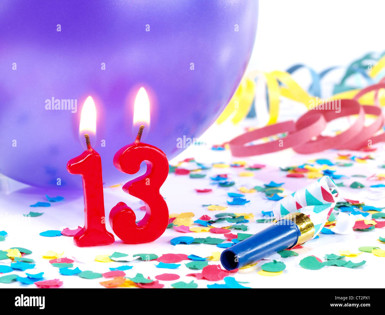 Anniversaire - anniversaire 13 bougies montrant Nr Photo Stock - Alamy