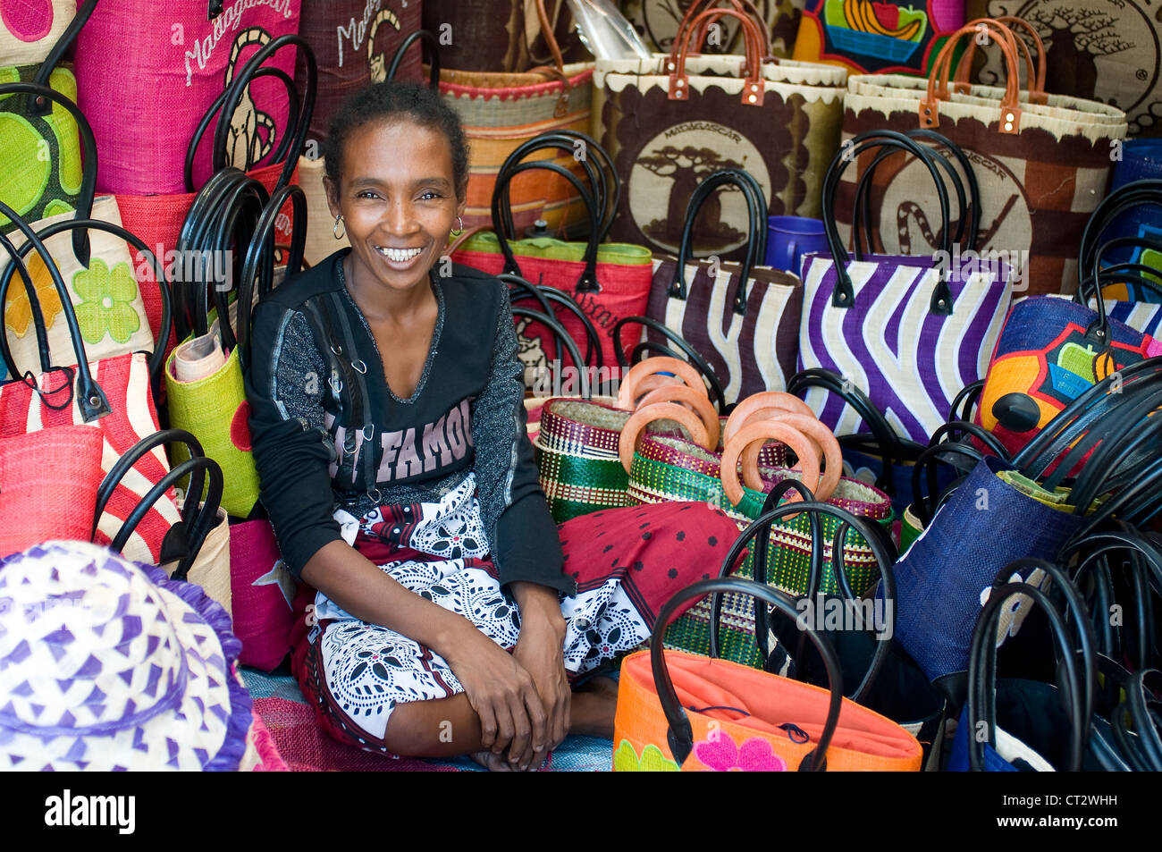 Sac à main stalle, Marché Central, Tamatave, Madagascar Photo ... Sac à main stalle, Marché Central, Tamatave, Madagascar Photo ...