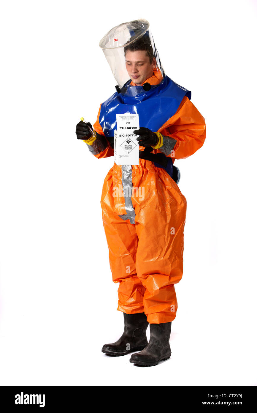 Fire man dans une maladie de même. Protection contre les bactéries, les risques biologiques, maladies très contagieuses. Banque D'Images