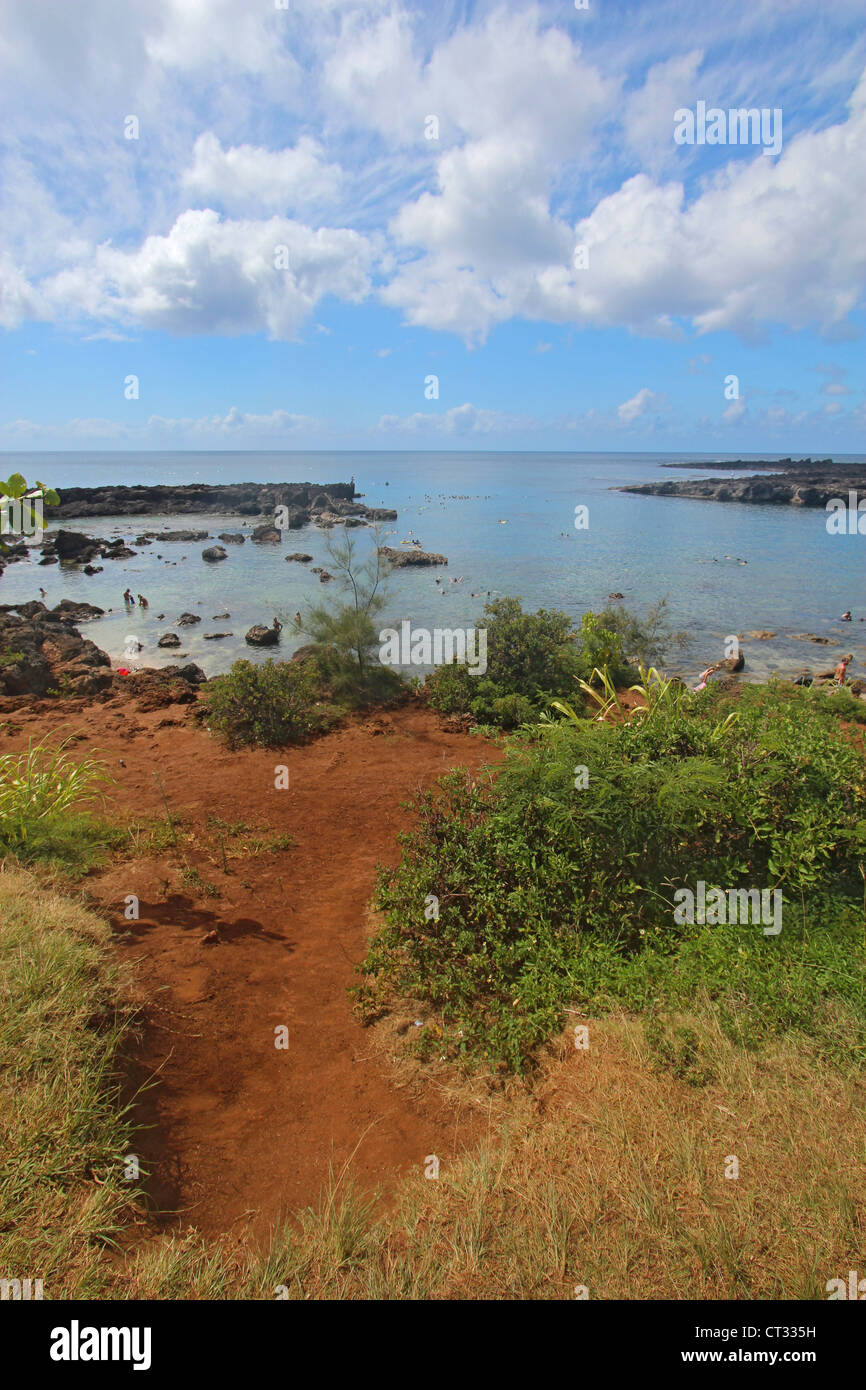 Pupukea tide pools et les requins Cove, sur la côte nord d'Oahu, Hawaii la verticale Banque D'Images