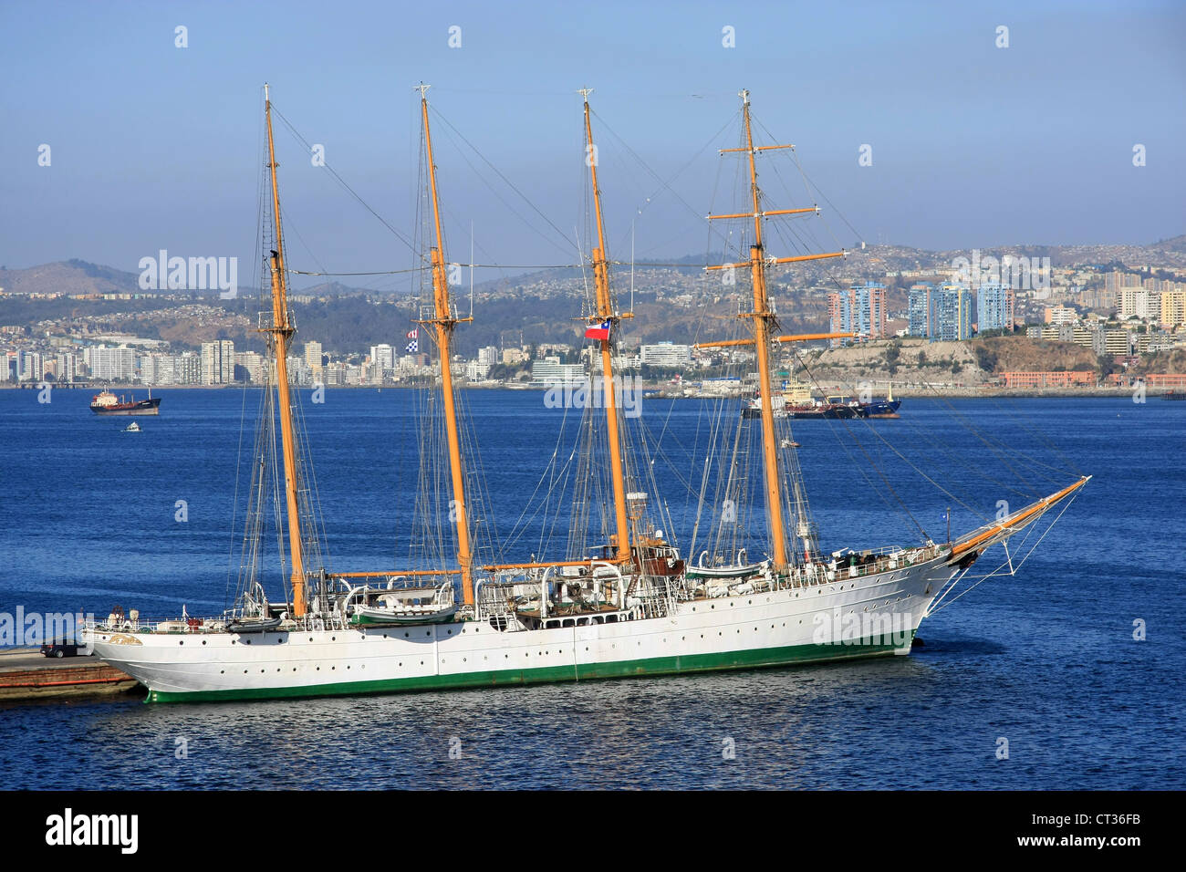 Esmeralda, marine chilienne navire de formation, accosté à Valparaiso, Chili Banque D'Images