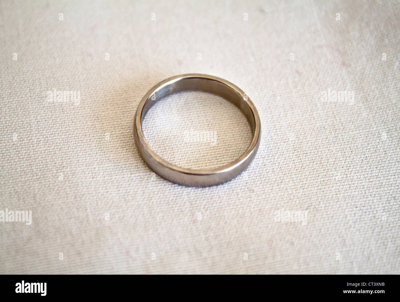 Bague argent simple Banque D'Images
