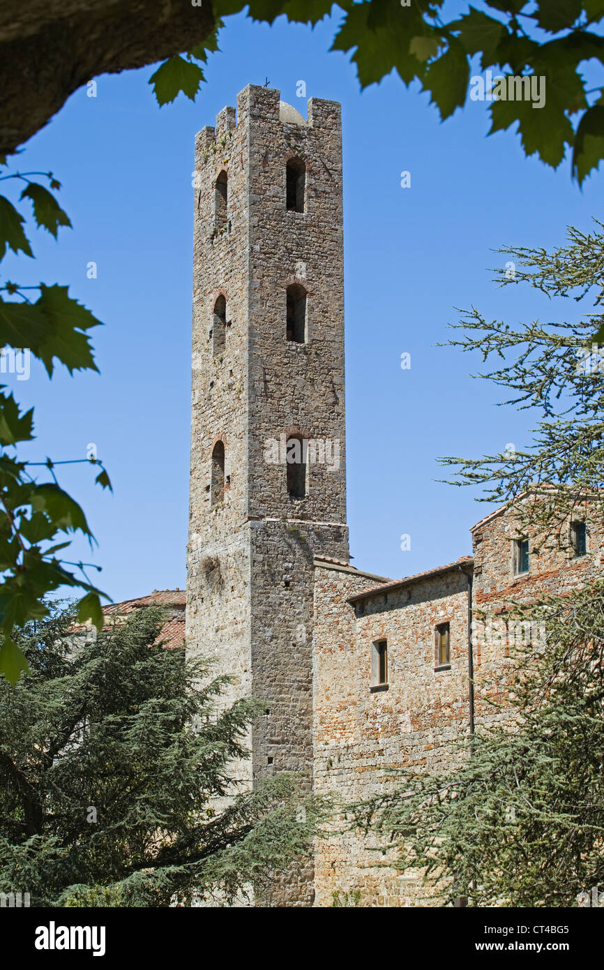 Massa Marittima, Toscane, en dehors de la ville et de la tour de mur - Italie Banque D'Images