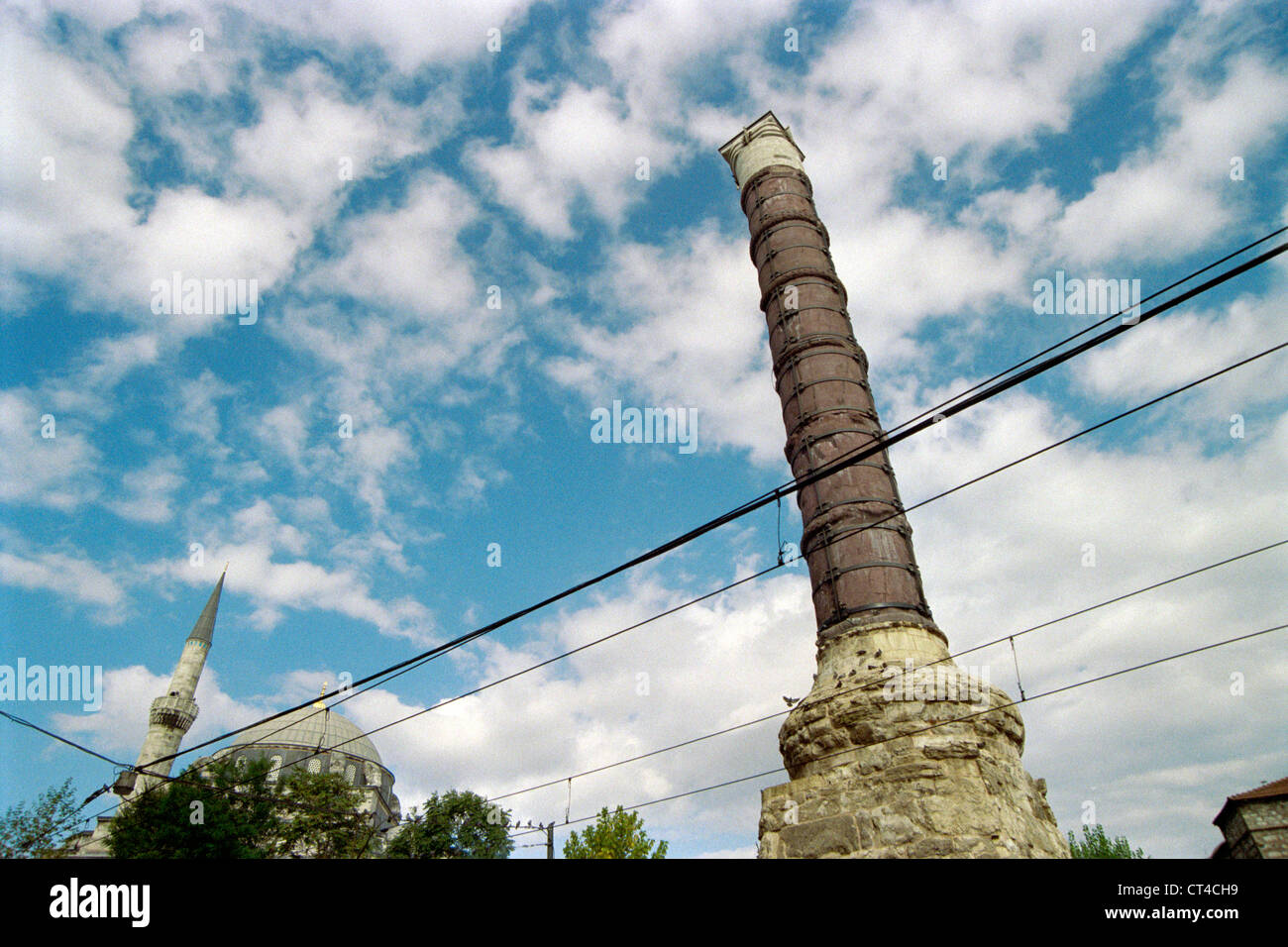 La Turquie, Istanbul, colonne de Constantin érigée par l'empereur romain Constantin le Grand Banque D'Images