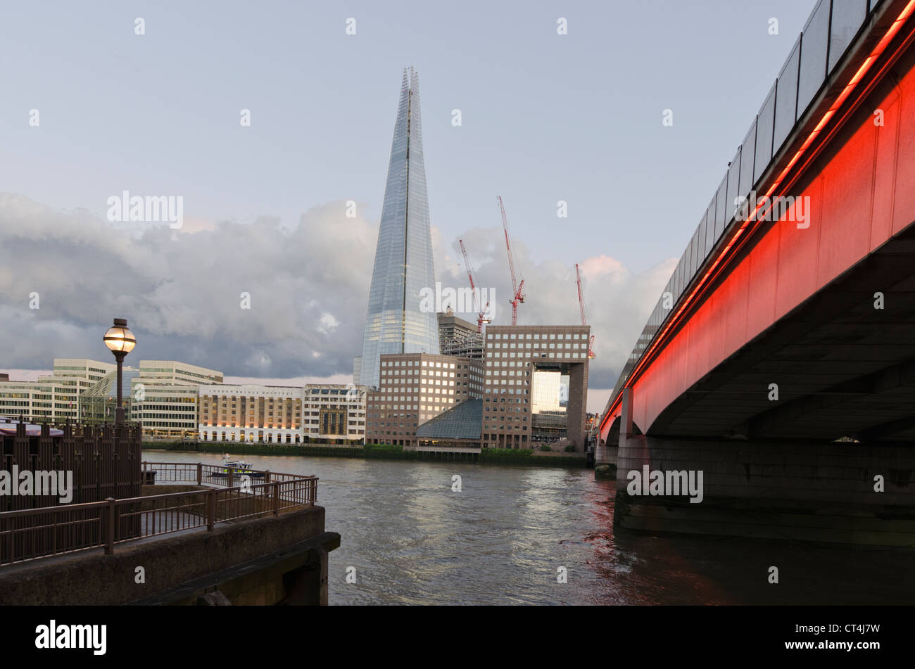 Le Shard London Bridge 32 London Bridge, London Uk le plus haut édifice de l'Union européenne 46ème plus haut bâtiment de juin 2012 Banque D'Images