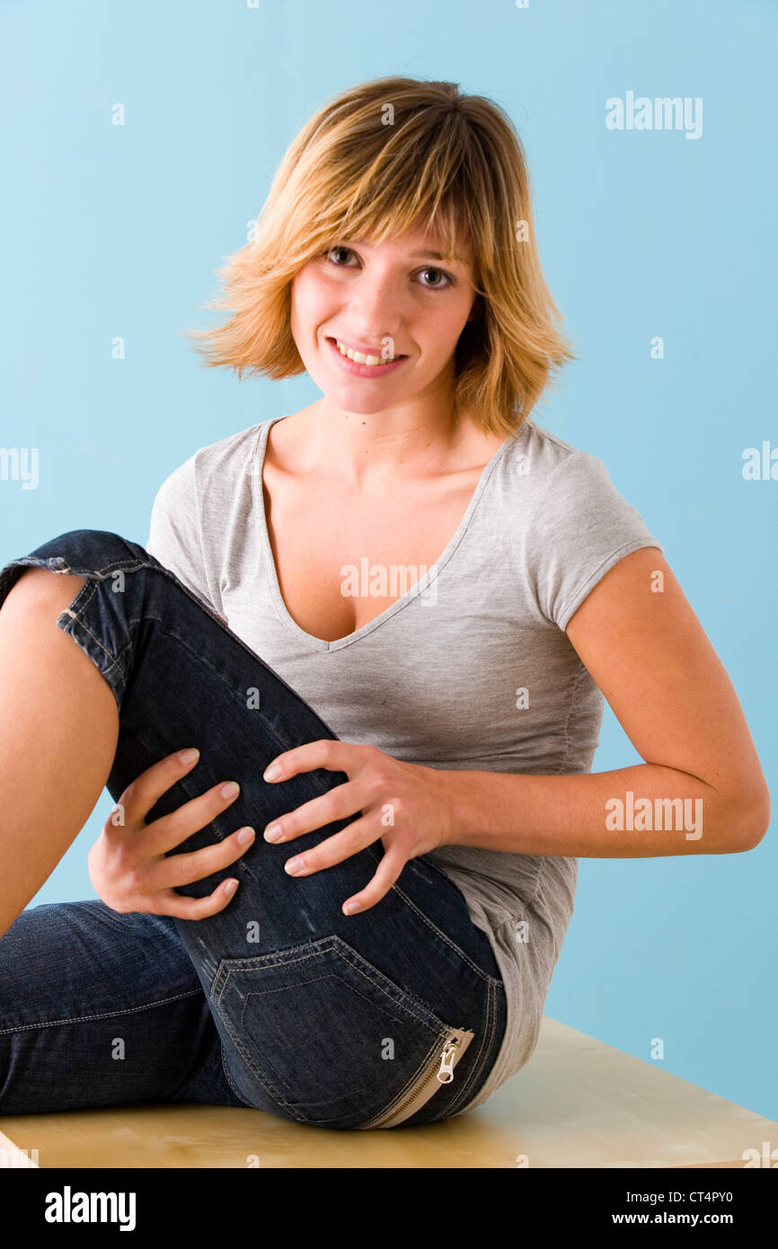 La douleur aux jambes chez une femme Banque D'Images