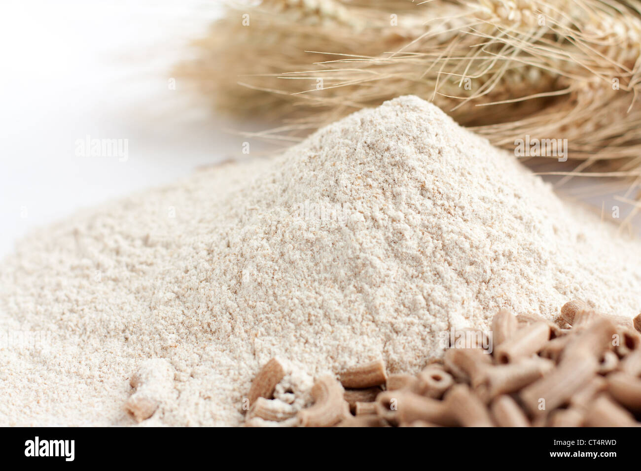 Le son de la farine avec un close-up et les épis de blé Banque D'Images