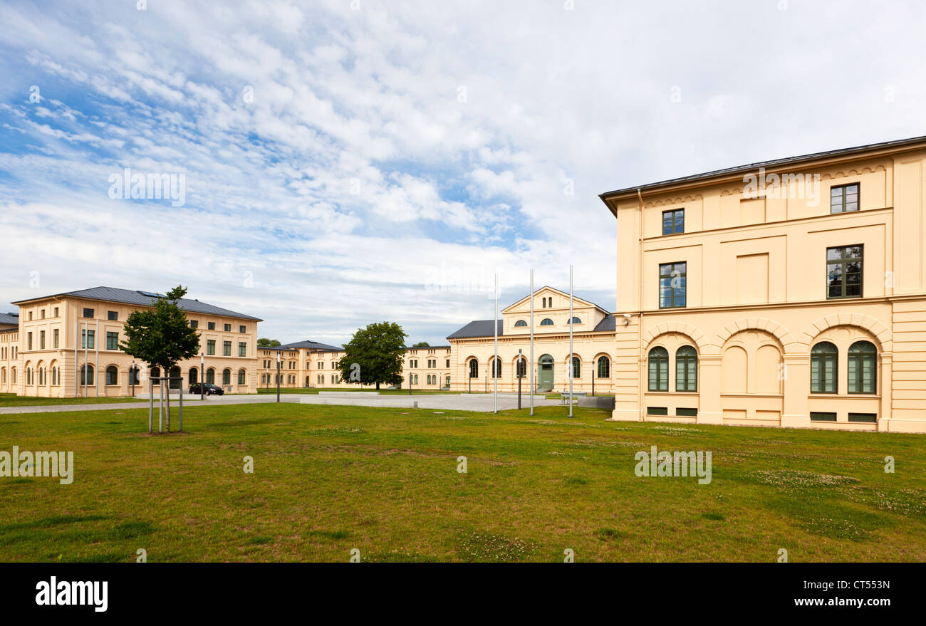Le bâtiment rénové du xixe siècle Marstall à Schwerin, siège de la Ministère Social du Mecklenburg-Vorpommern Banque D'Images