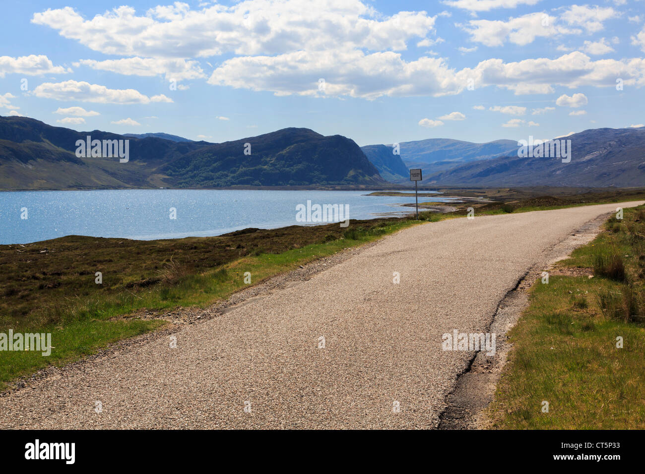 La voie unique de la côte nord du pays sur 500 Highlands du Nord et de l'Ouest itinéraire touristique autour de Loch Eriboll Sutherland Highland Scotland UK Banque D'Images