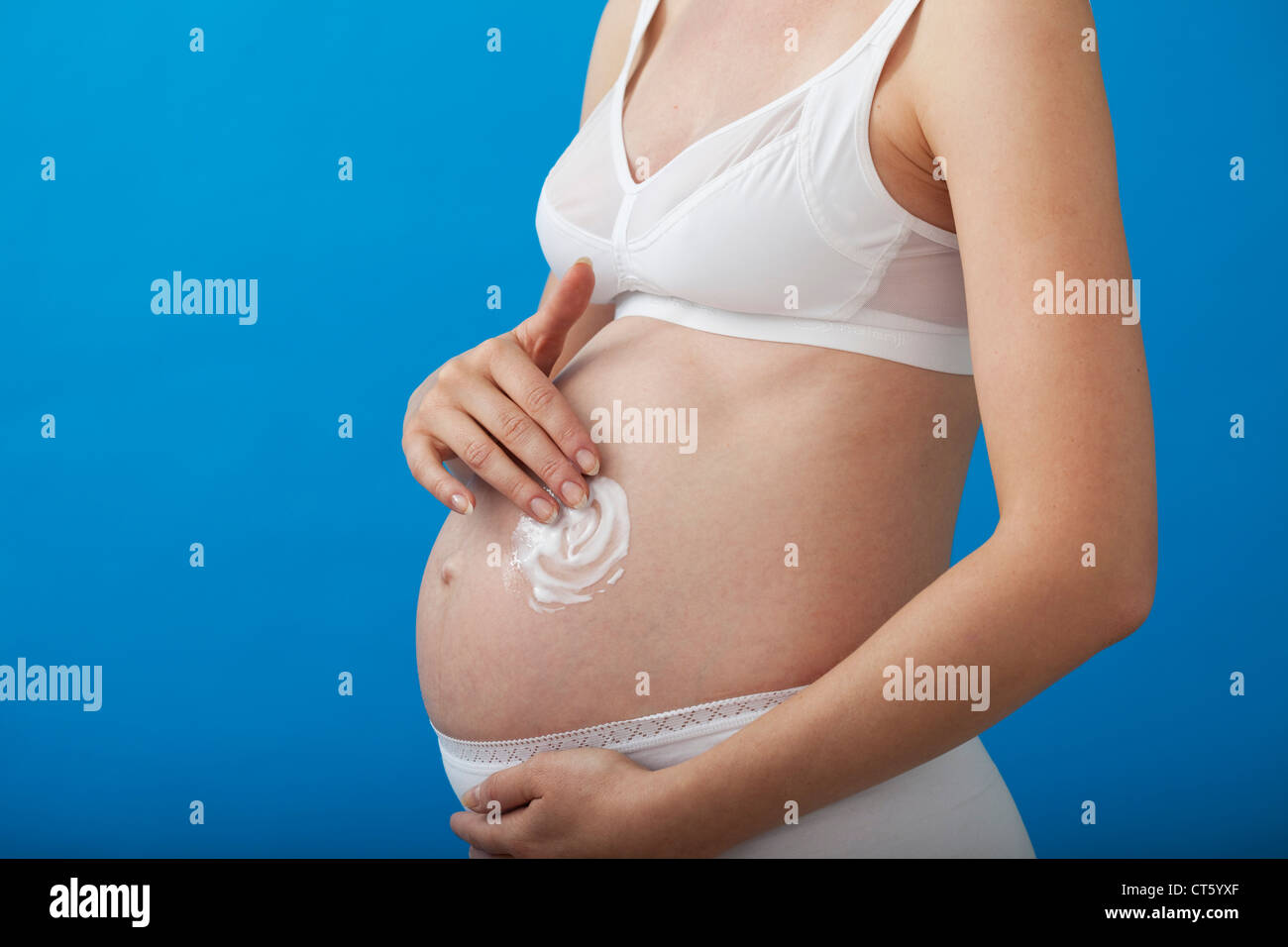 Femme enceinte, SOINS Banque D'Images