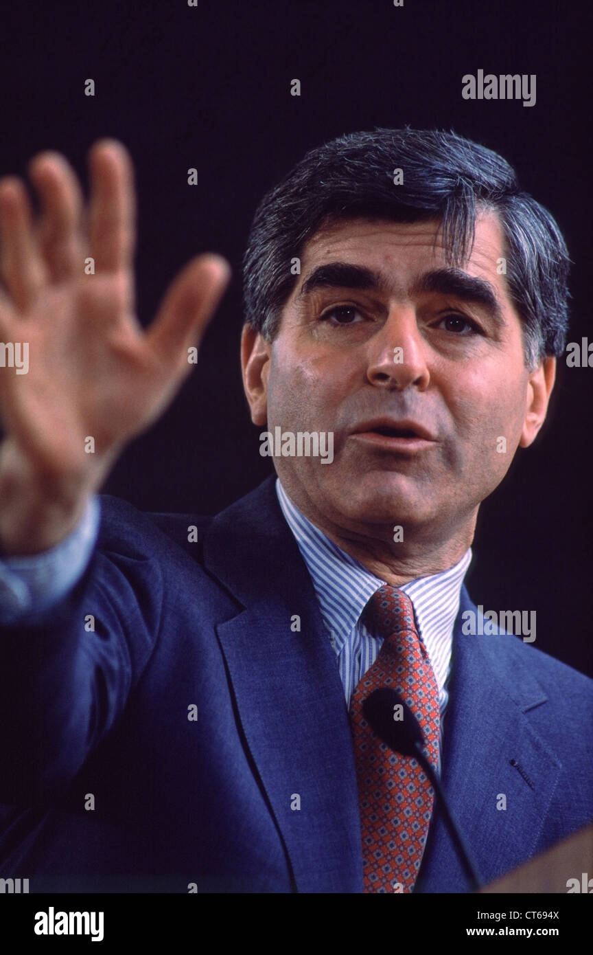 1988 Le candidat démocrate Michael Dukakis parlant à Palo Alto, CA en mai 1988 Banque D'Images