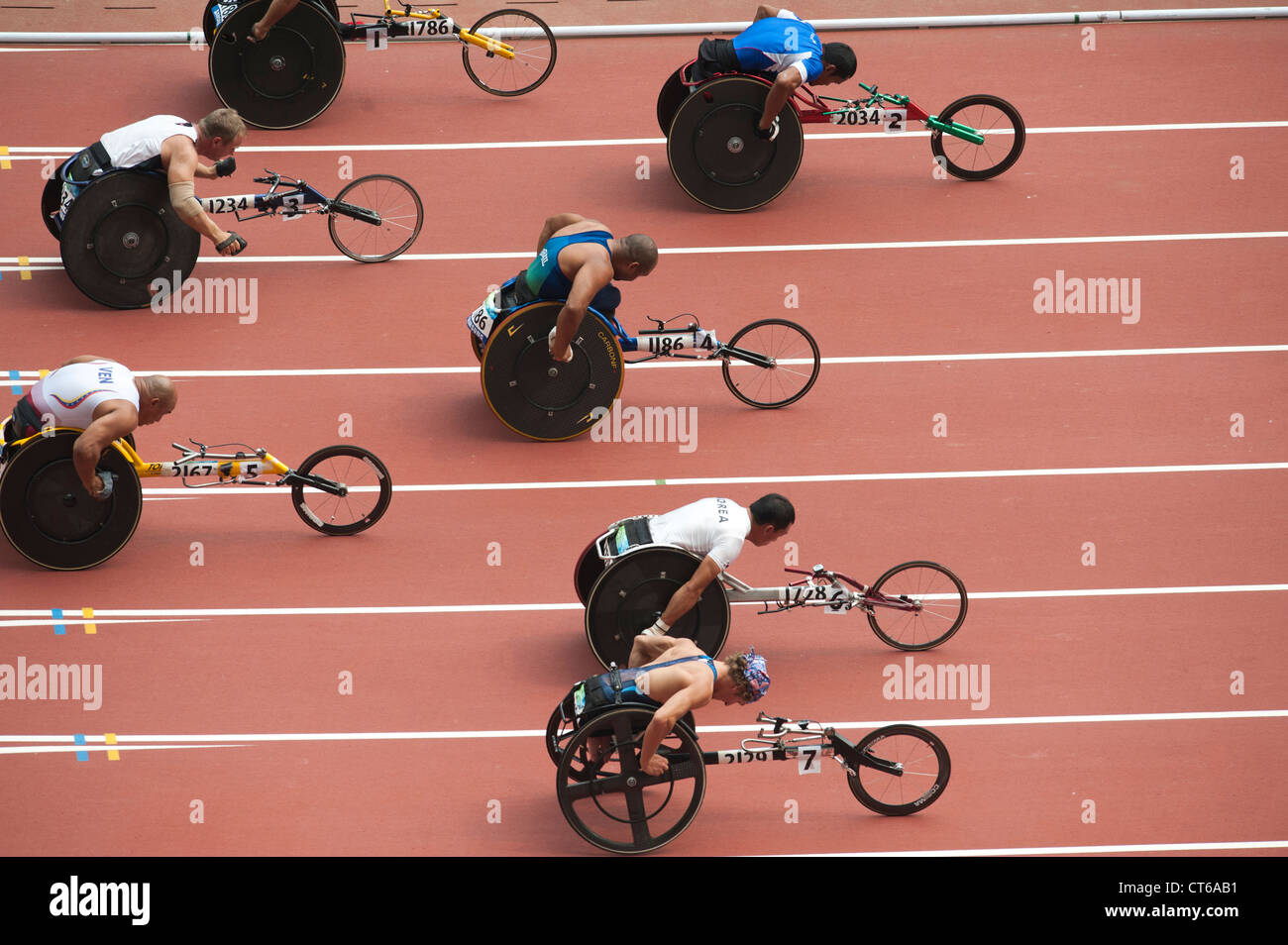 Vue de dessus de la 100-mètres en fauteuil roulant chauffe aux Jeux paralympiques de Pékin le 14 septembre 2008. Banque D'Images