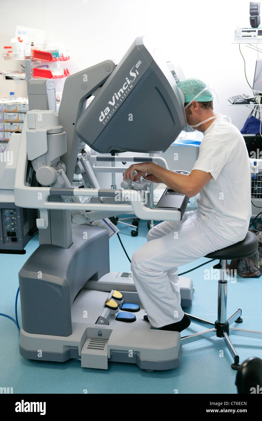 La chirurgie assistée par robot Banque D'Images