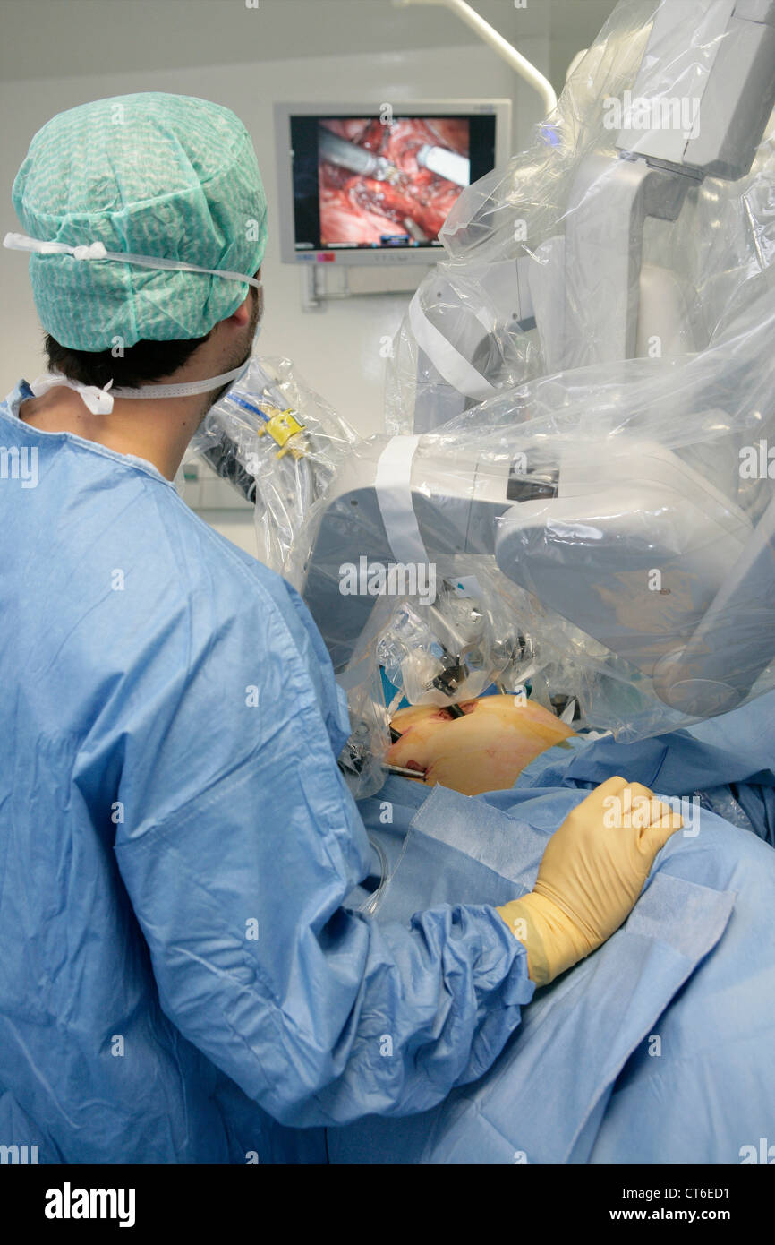 La chirurgie assistée par robot Banque D'Images