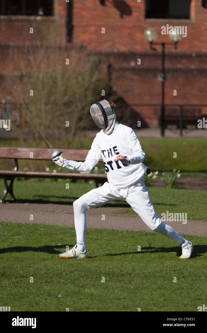 Exposition d'escrime pour la charité.Salisbury Angleterre Royaume-Uni Banque D'Images