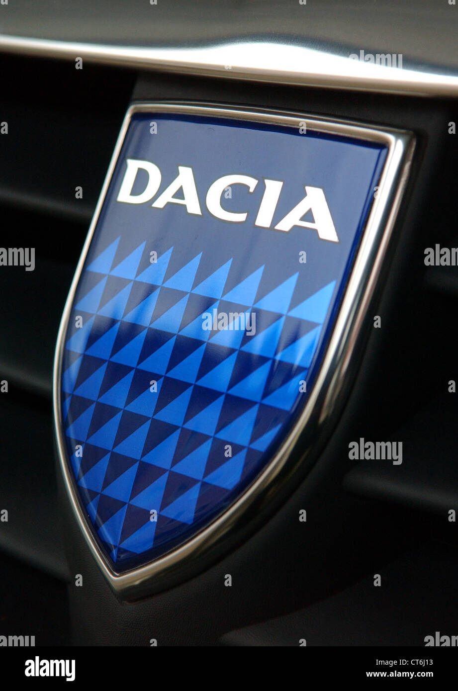 Berlin, Dacia Logan, voitures de Roumanie Banque D'Images
