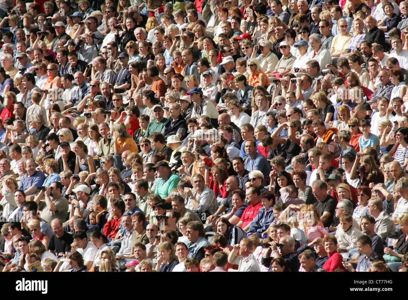 Berlin, les spectateurs dans le Stade Olympique de Berlin Banque D'Images