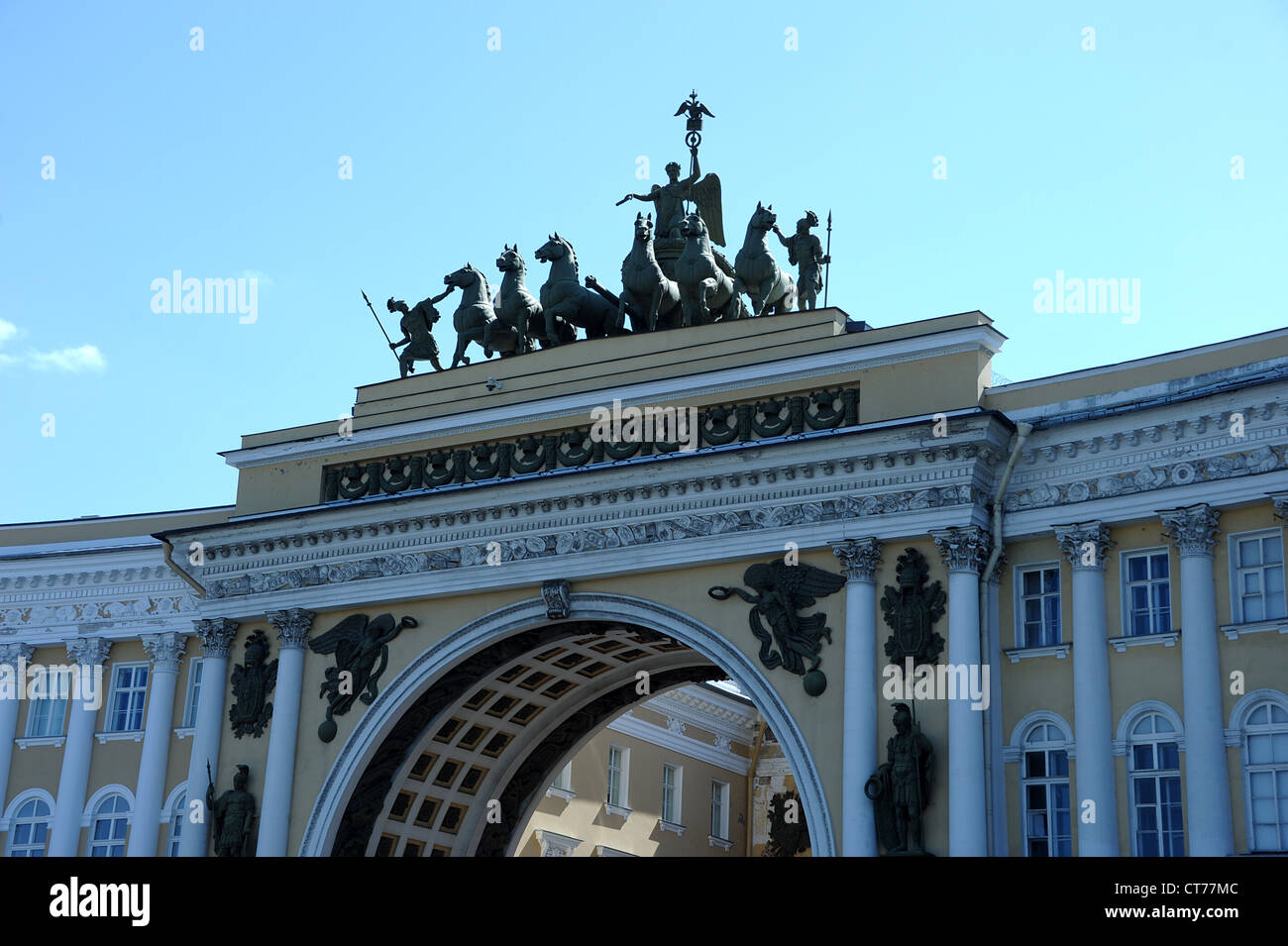 La magnifique sculpture de 10 mètres de haut du char triomphal tiré par six chevaux. Banque D'Images