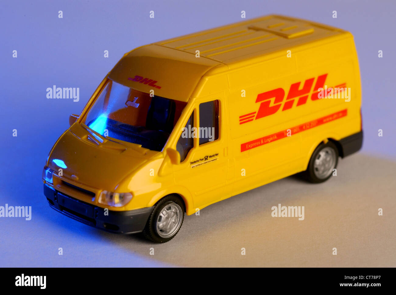 Paketzustellwagen modèle voiture, DHL, Deutsche Post World Net Banque D'Images