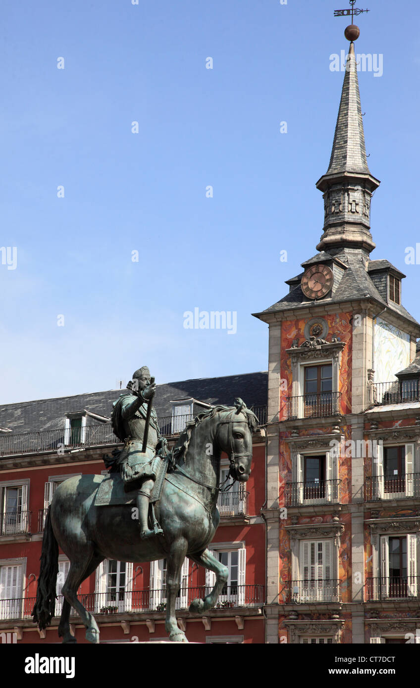 Espagne, Madrid, Plaza Mayor, Felipe III statue, Banque D'Images